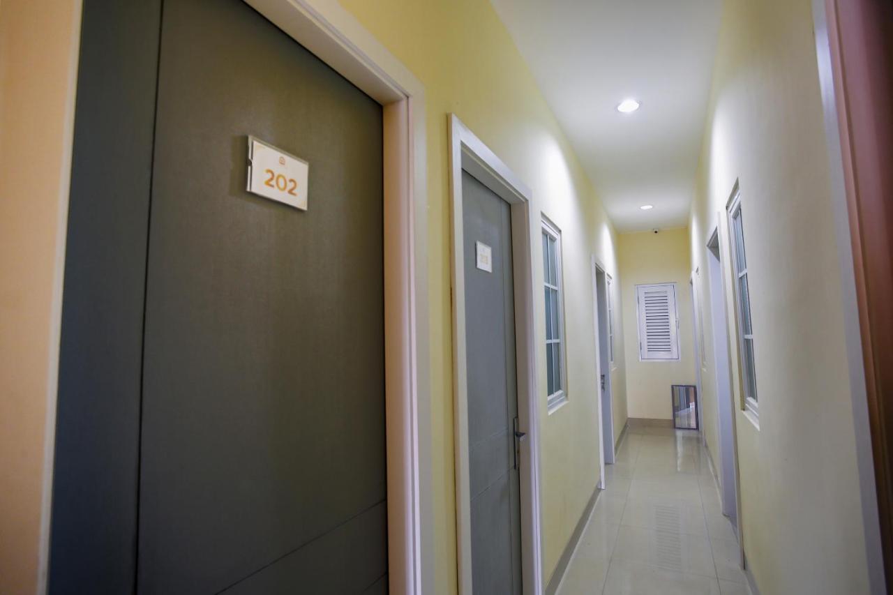 Super Oyo 3109 Point Inn Jakarta Exterior foto